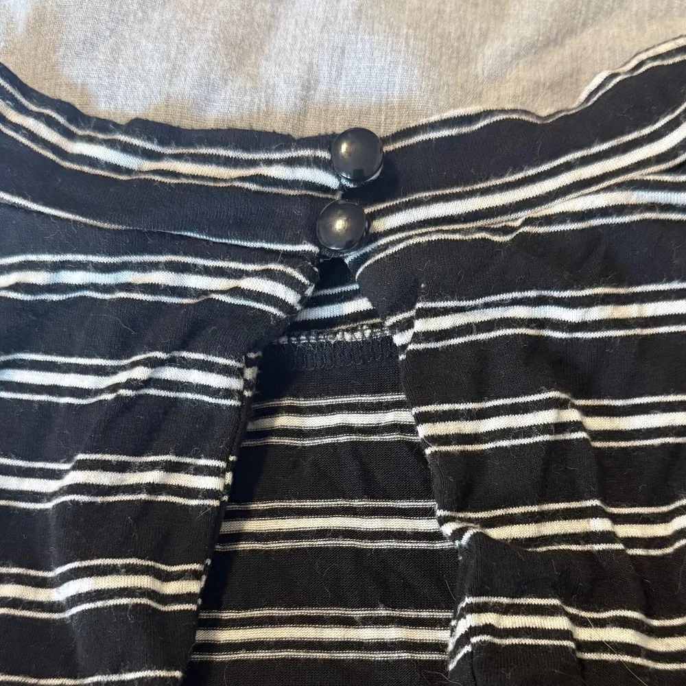 Open Back Cropped Tank - Picture 7 of 8